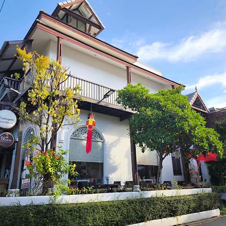 Hotel Ratchiangsaen Flora House à Chiang Mai Extérieur photo
