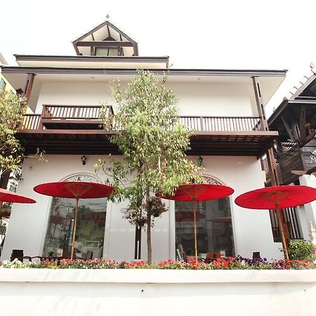 Hotel Ratchiangsaen Flora House à Chiang Mai Extérieur photo