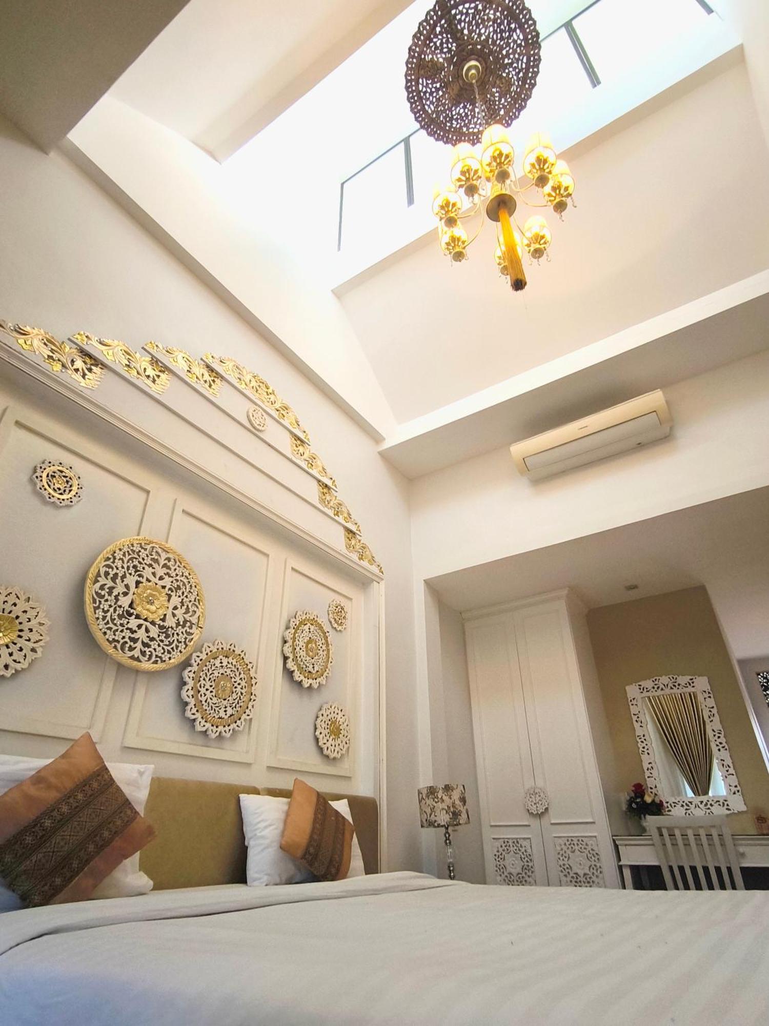 Hotel Ratchiangsaen Flora House à Chiang Mai Extérieur photo