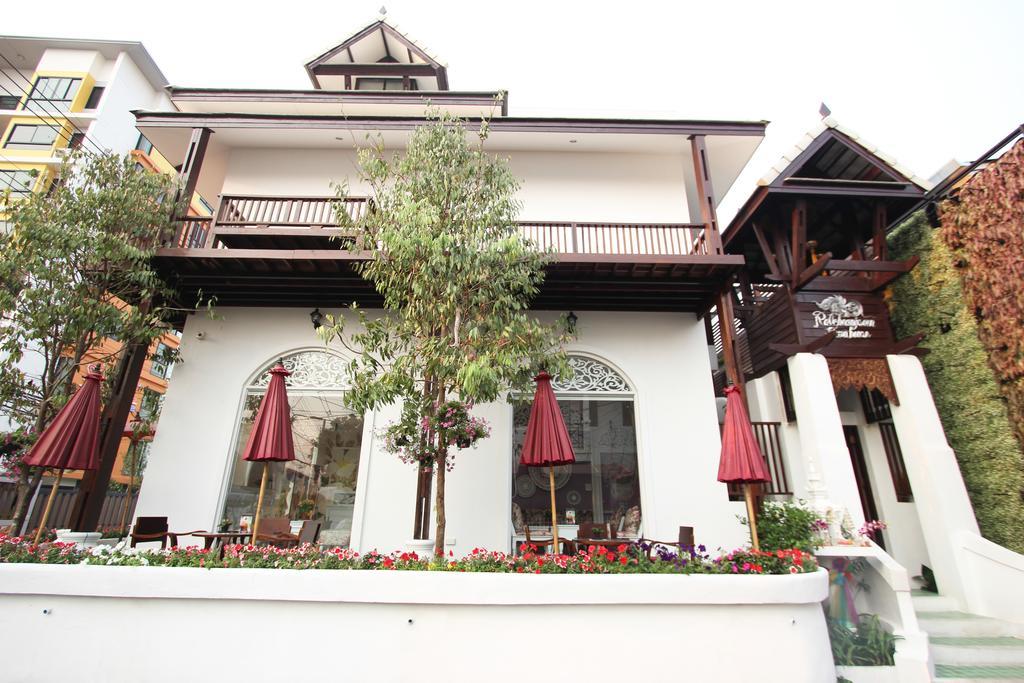 Hotel Ratchiangsaen Flora House à Chiang Mai Extérieur photo