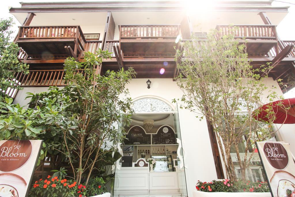 Hotel Ratchiangsaen Flora House à Chiang Mai Extérieur photo