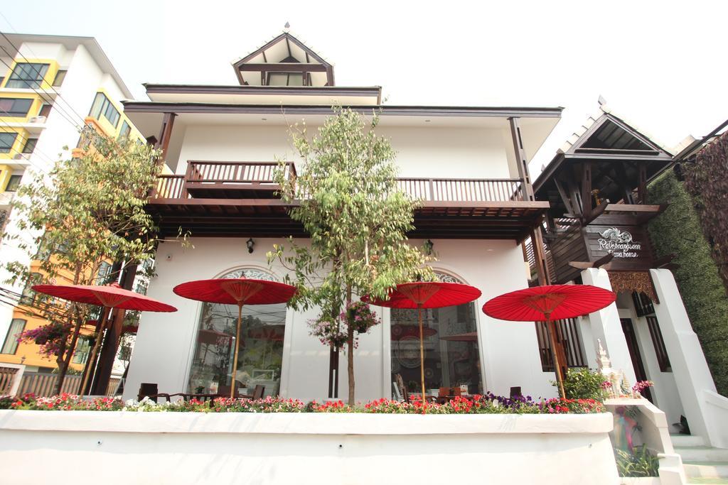 Hotel Ratchiangsaen Flora House à Chiang Mai Extérieur photo