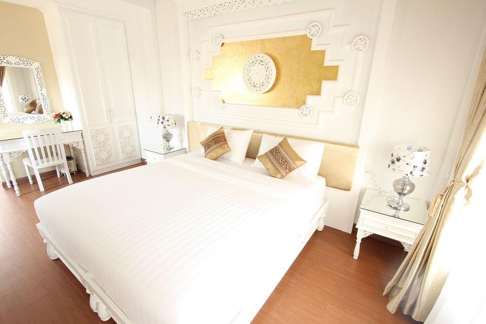 Hotel Ratchiangsaen Flora House à Chiang Mai Extérieur photo