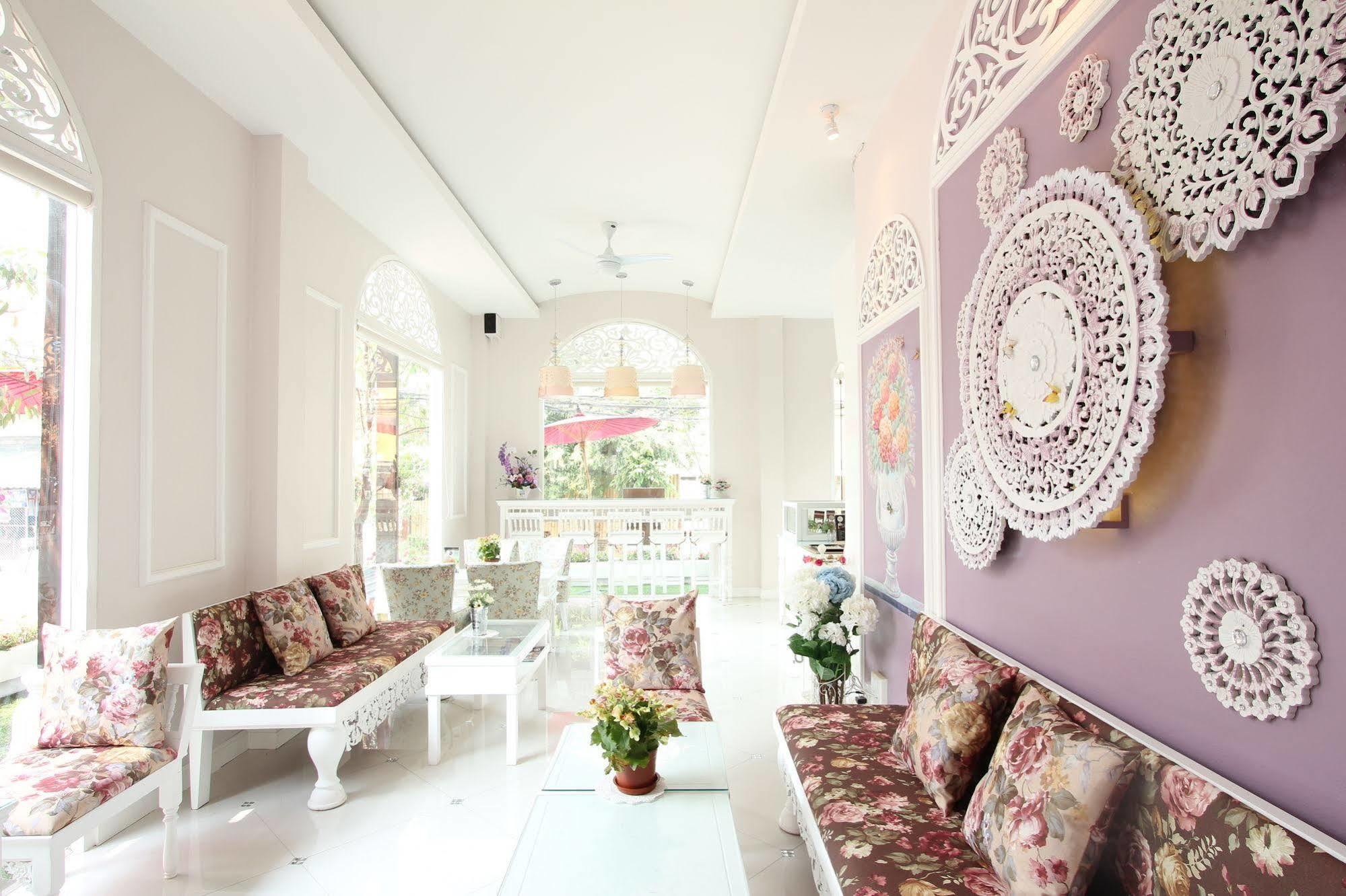Hotel Ratchiangsaen Flora House à Chiang Mai Extérieur photo