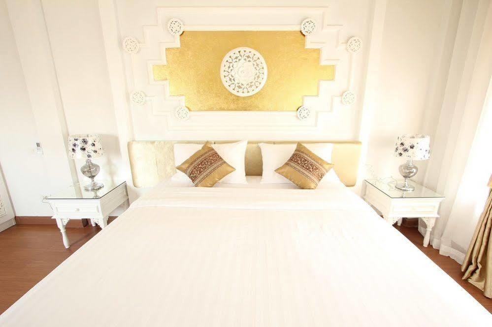 Hotel Ratchiangsaen Flora House à Chiang Mai Extérieur photo
